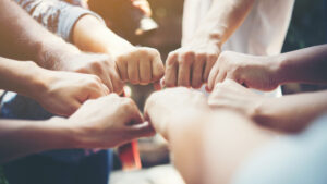 Organisez un team building inoubliable aux Grottes de Han !