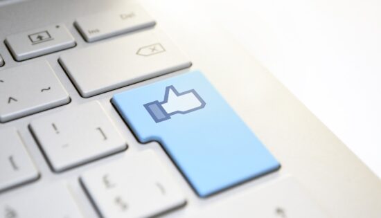 facebook-like-3695180_1920