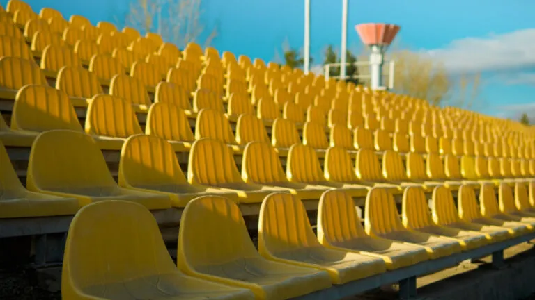 Tribunes modulables : la solution idéale pour vos événements sportifs et culturels