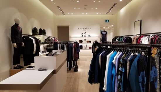 Que_faut_il_savoir_sur_les_magasins_franchisés ?