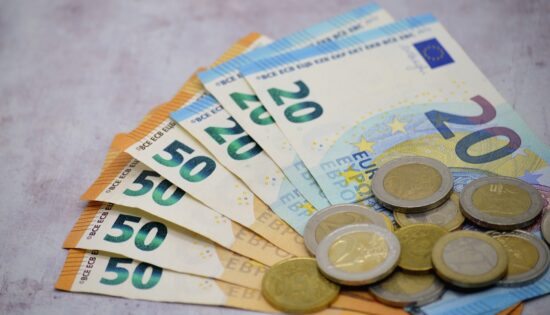 L’usd_eur_:_la_parité_des_deux_monnaies_et_ses_enjeux_économiques_