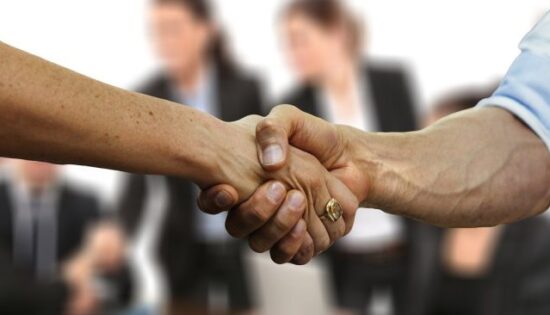 surmonter-lanxiete-de-lorateur-dans-les-reunions-et-les-presentations0