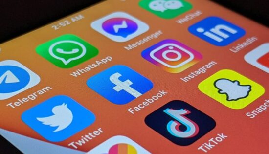 Comment_booster_la_visibilité_de_son_entreprise_sur_les_réseaux_sociaux_?