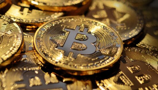 2_avantages_de_l’utilisation_des_cryptomonnaies_dans_les_transactions_financières