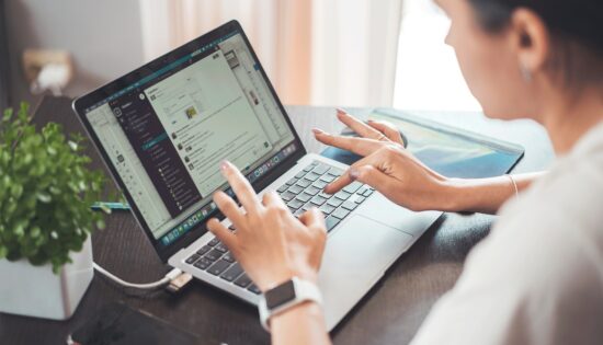 Comment_les_entreprises_peuvent_bénéficier_en_embauchant_des_freelances_pour_la_conception_de_leur_site_web_?